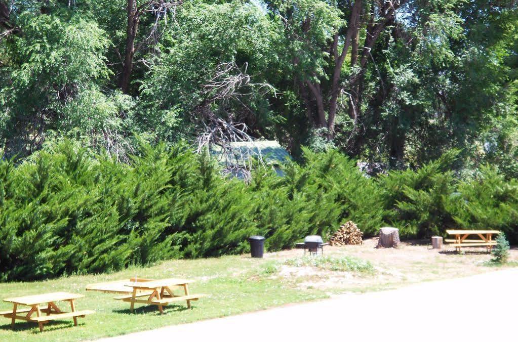 Hotchkiss Inn Motel מראה חיצוני תמונה